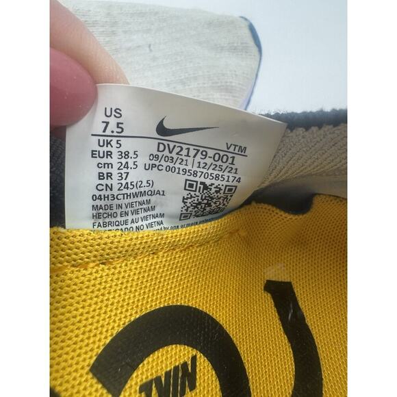 Womens Nike React Phantom Run Flyknit 2 Running Shoe Size 7.5 Grey/Blue - Picture 5 of 5